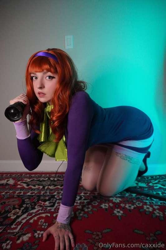 C'mon gang! Let's solve a mystery! 👩‍🦰 🔍 💜 