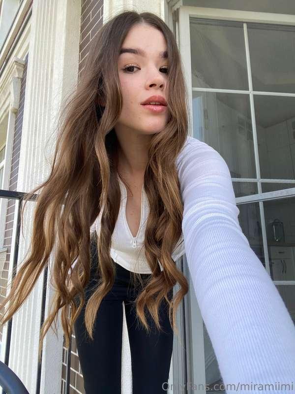My hair is like an Amazon, long, mysterious and wavy🤭😌