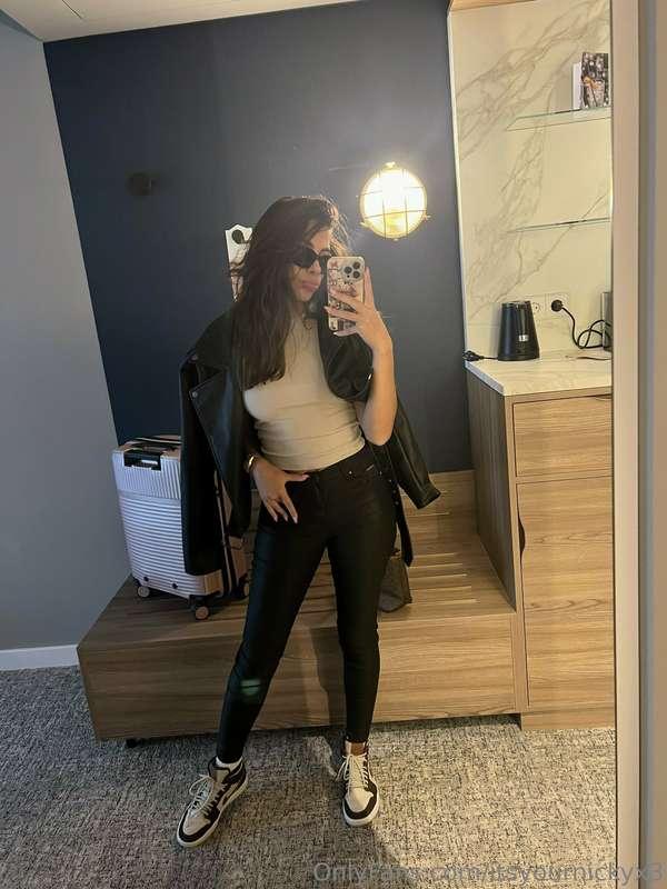 You don't have to be naked to be sexy.💎 What do you think?