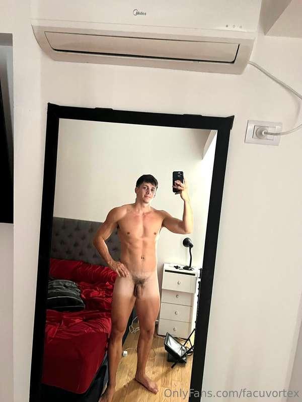 Esta habitación esta desordenada... 🔥👀🎥🎬