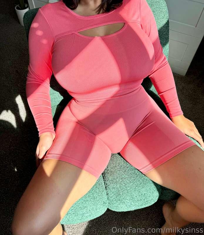 Good morning!! I like how my pussy looks so juicy in this lo..
