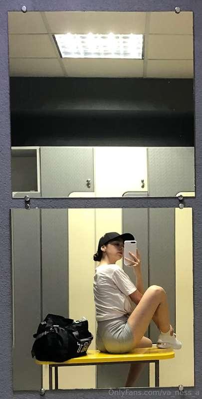 Wet and tired from the gym💪💦💦🥵🥵