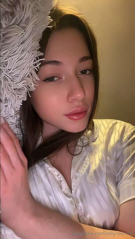 🔥 STOP SCROLLING 🔥@sweetcrumbShe is waiting for you @sweetcr..