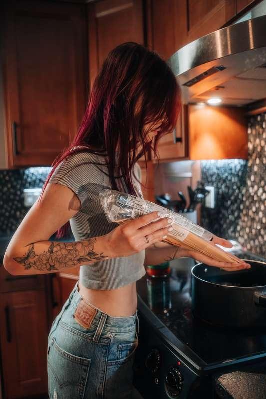 I made spaghetti! Come eat?🍝