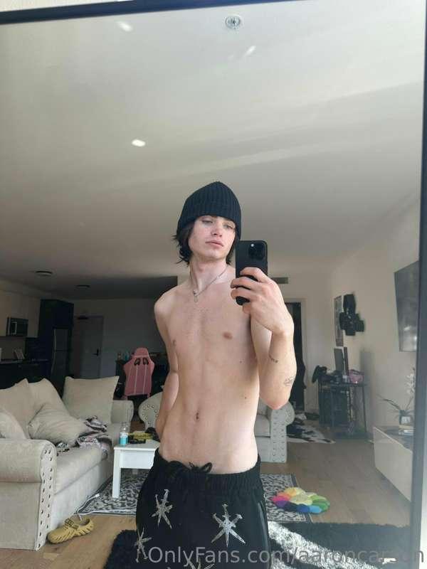 Bored and all alone today, should we have some fun? Message ..