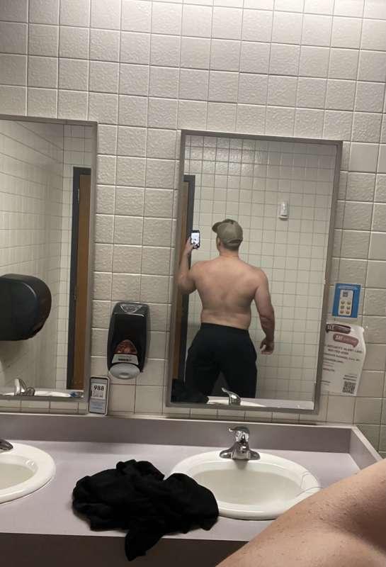 Insane pump at the gym, also insanely bloated