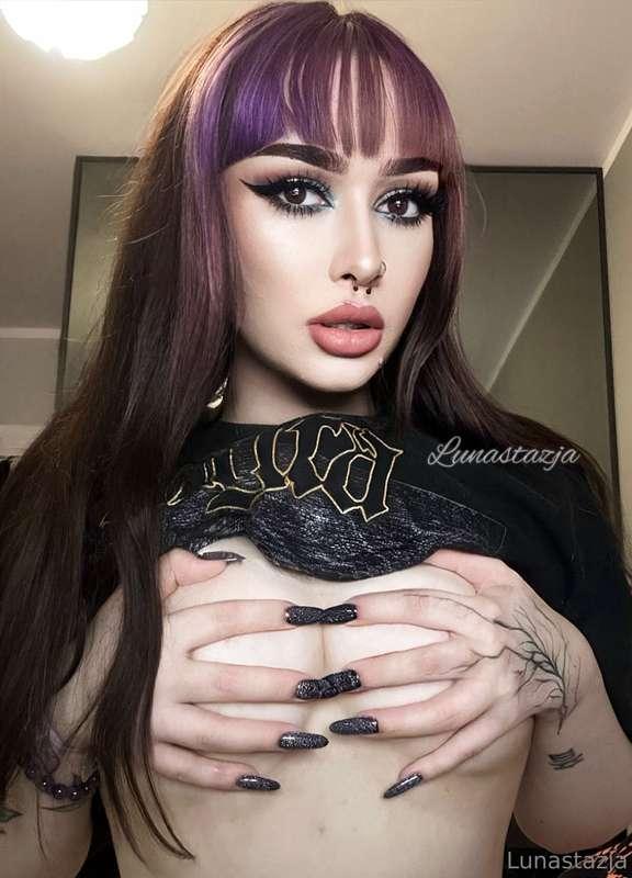 New nails! Refund them (50$) and get 10 minutes pussy play a..