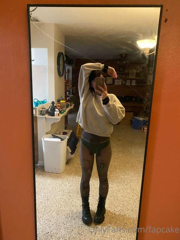 kind of a good outfit 🤔