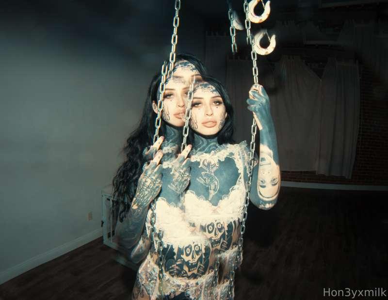 hon3yxmilk image #2