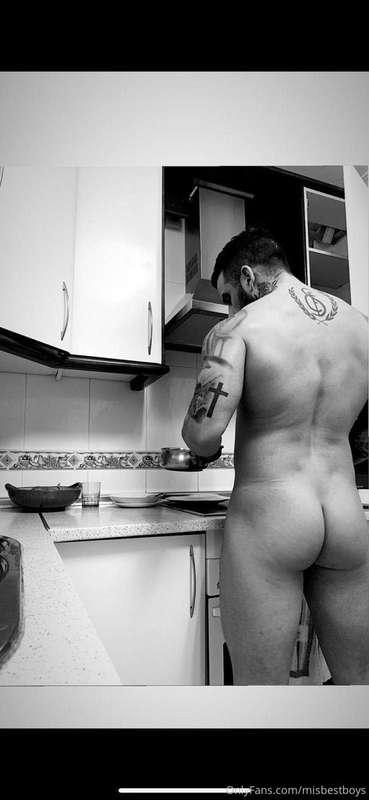 here in I prepare a good ...... food🌶️🌶️🍑🍑🤪💕💕 aquí en le pre..