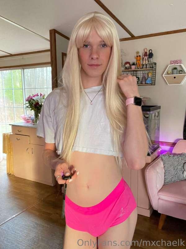 uh oh i took my skirt off