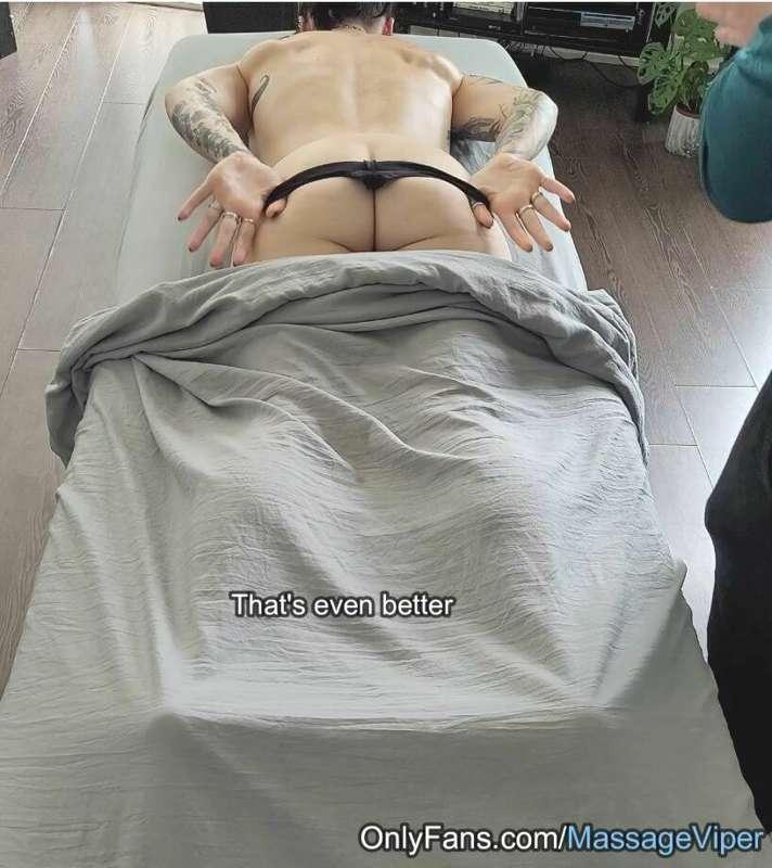 Second session with the tattooed hottie is 🔥LIVE🔥 and the wh..