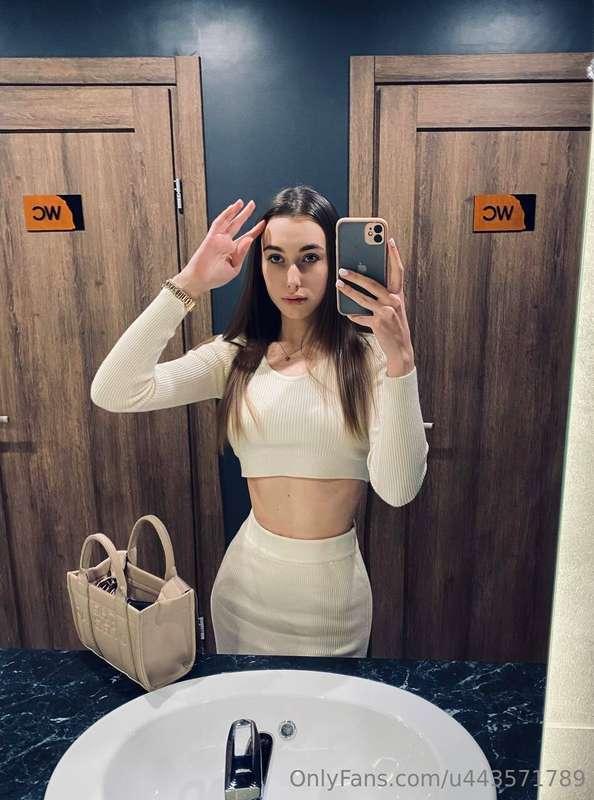 Pretty, isn't she? 💌😘