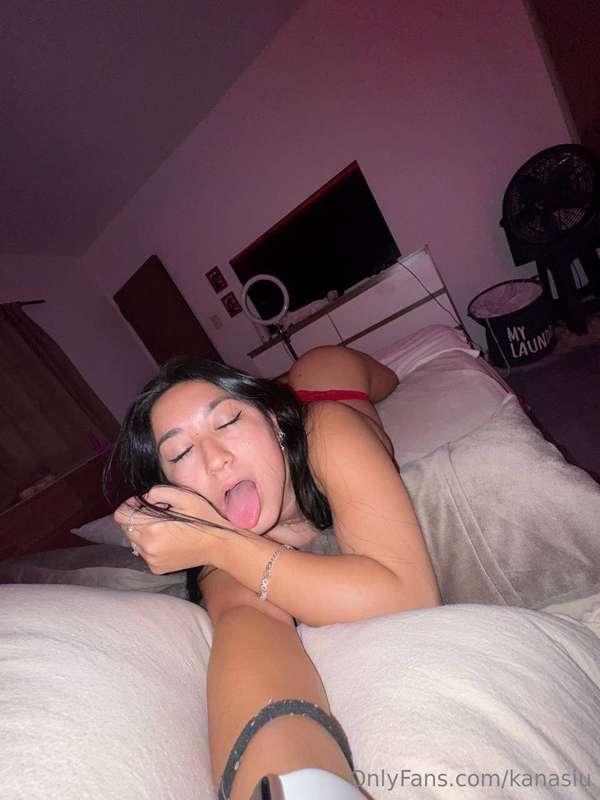 good girl with a bad habit😝
