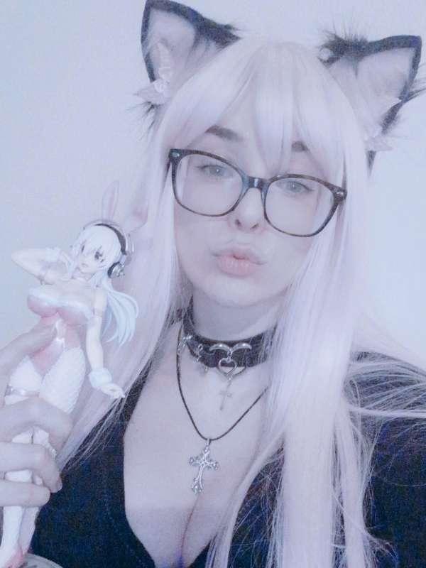 Should I cosplay Super Sonico ?? Me and her already look so ..