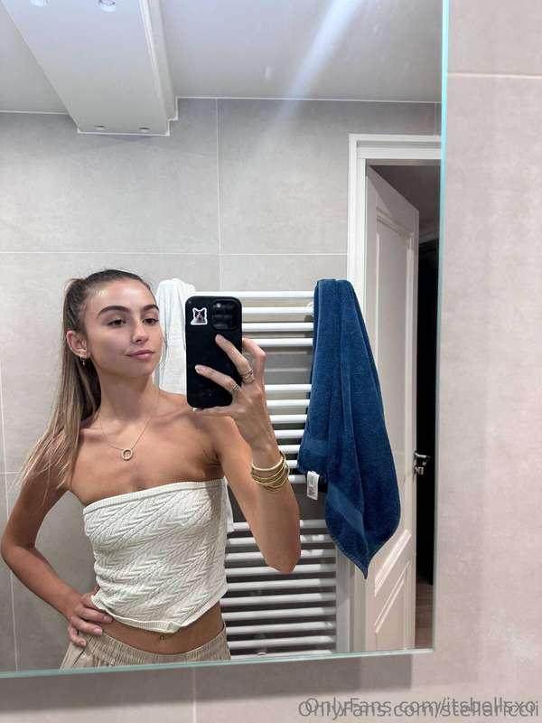 My college bestie @stellariccii just created her first OF!!🙈..