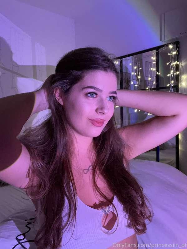 𝐼 𝒽𝒶𝓋𝑒 𝒶 𝓁𝑜𝓉 𝑜𝒻 𝓃𝒶𝓊𝑔𝒽𝓉𝓎 𝓉𝒽𝑜𝓊𝑔𝒽𝓉𝓈 𝓇𝒾𝑔𝒽𝓉 𝓃𝑜𝓌 𝒷𝒶𝒷𝑒 😈🤭