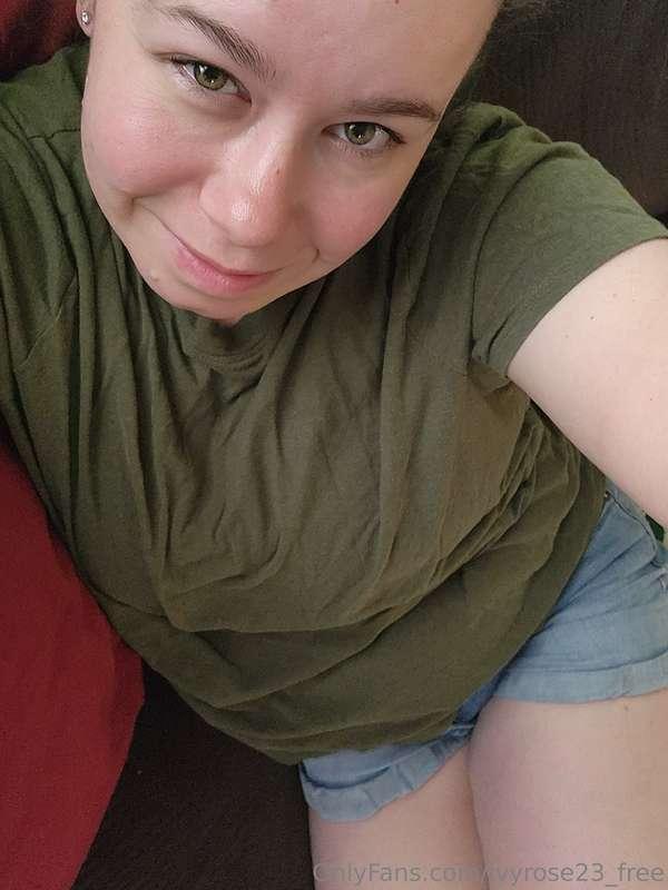 My other page is on sale https://onlyfans.com/ivy_rose_23