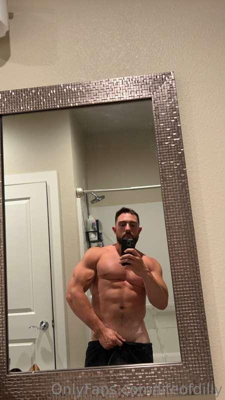 Got jerked off so I had to go clean up real quick 😉