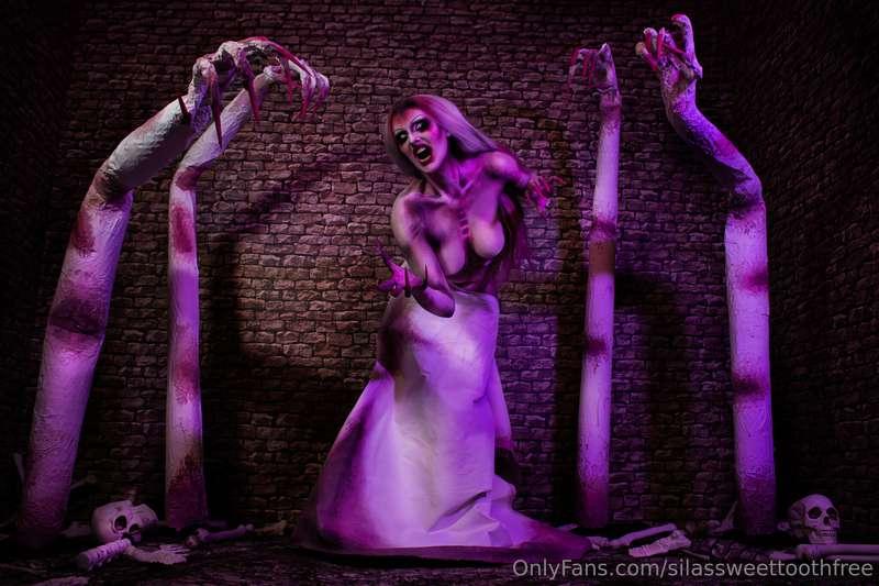 DEAD HAND ~ 'Things we cannot explain are what terrifies us ..