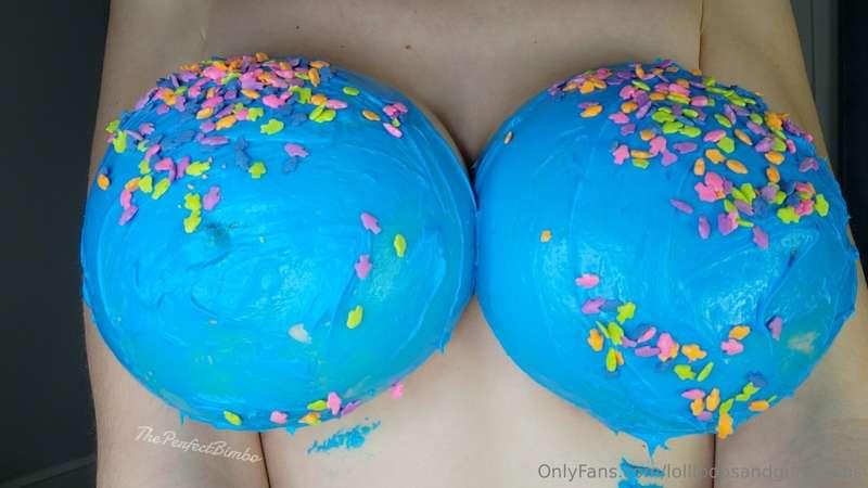 Birthday girl 😊 If you wanna see this video, it's on 🟧⬛