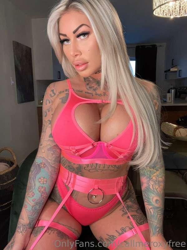 Do you like Pink outfit !?