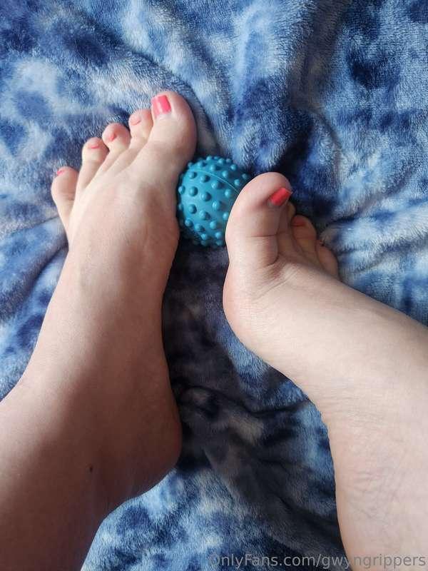 Got a little ball foot massager from my wishlist! Thanks so ..