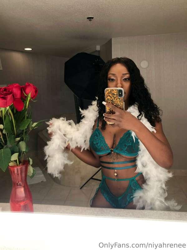 niyahrenee image #0