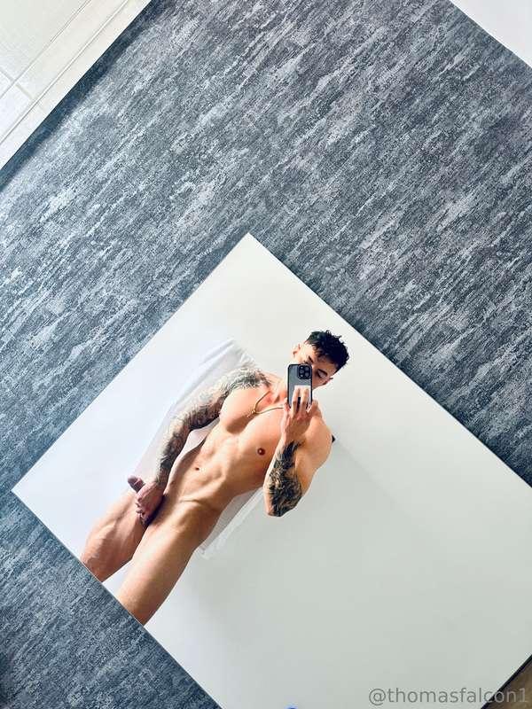 I like to be naked at home😈🫣