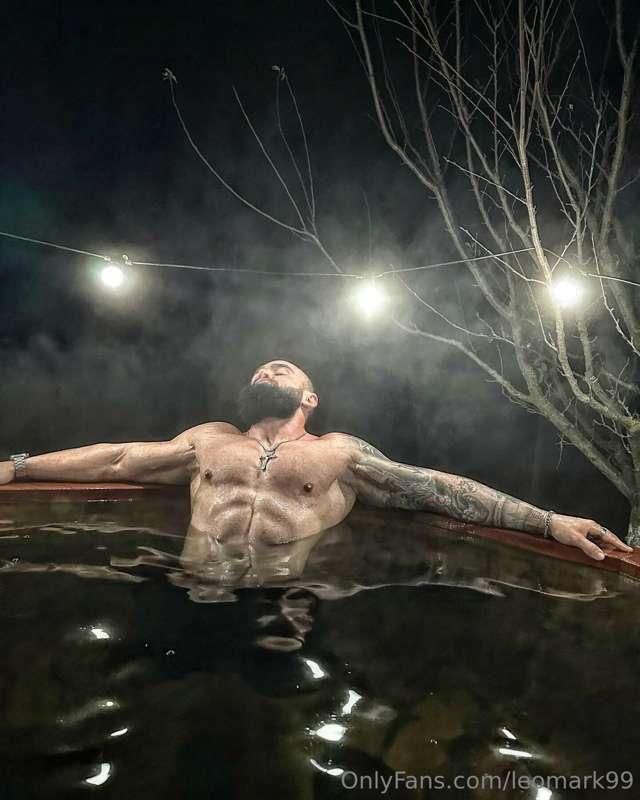 Let’s take a bath together 🧊🔥