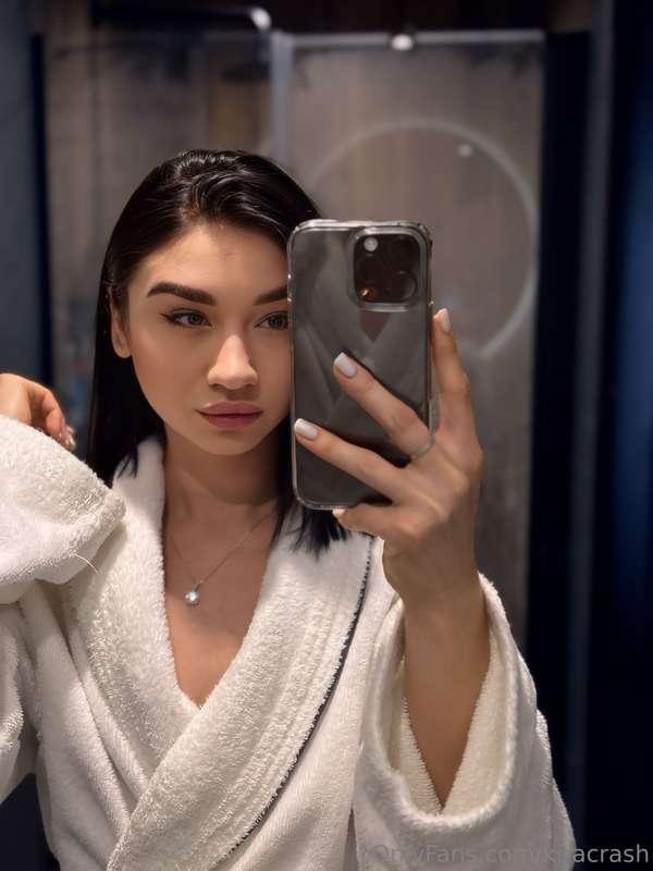 Wearing a robe at home is a great feeling!😍 it feels like be..