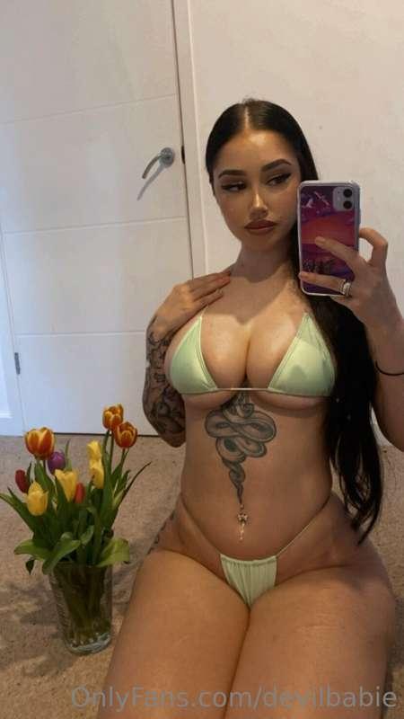 hiiii! i’m gonna be sending out some FREE content to everyon..