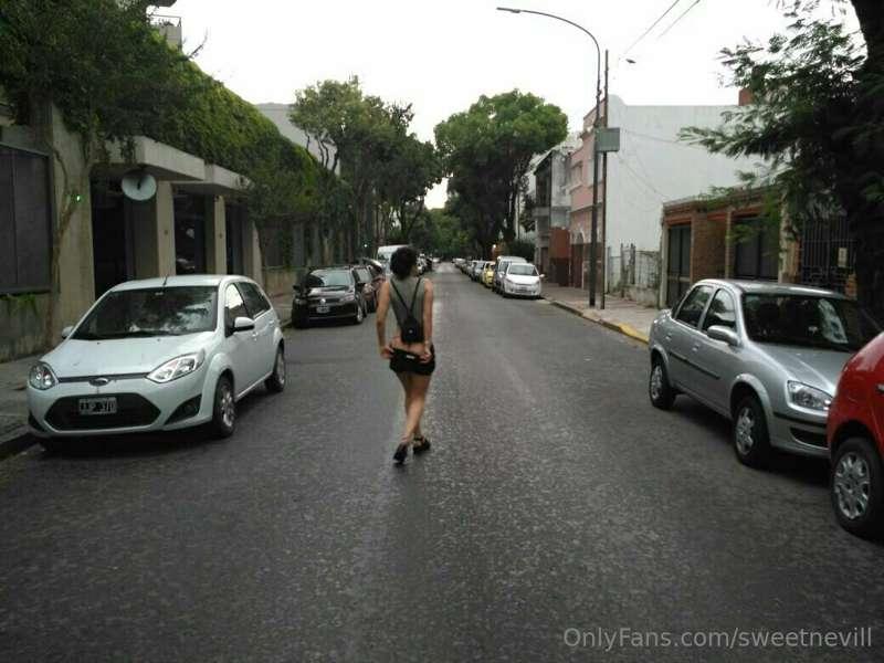 Do you wanna see me naked at the Street ? 😋