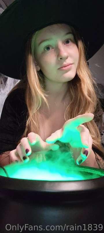 I'm not scared to put a spell on you master 😈