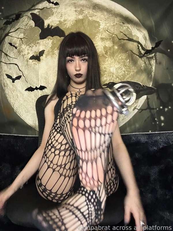 madamzombodomme image #2
