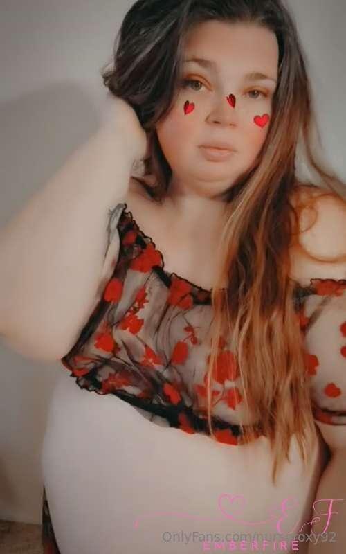 Can this preggo BBW be your Valentine??Her bigg booty and ti..