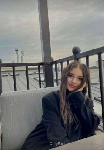 🔥 STOP SCROLLING 🔥
❤️FREE SUBSCRIPTION❤️ 

This pretty brune..