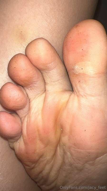 Dear can you clean the dusk for me please 🥹