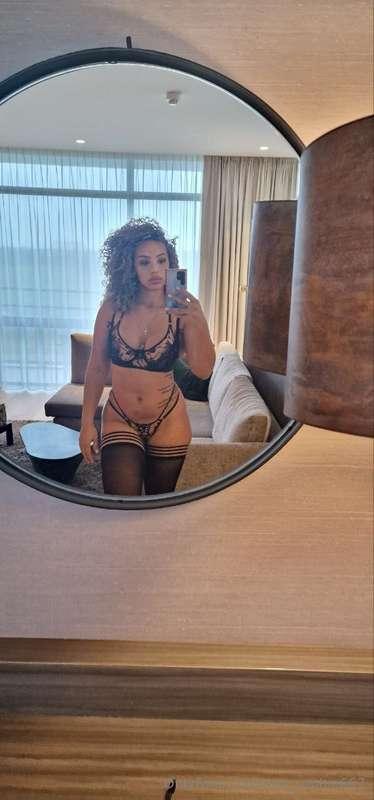 Do you wanna stay with your Stepmom in the same room? 😈