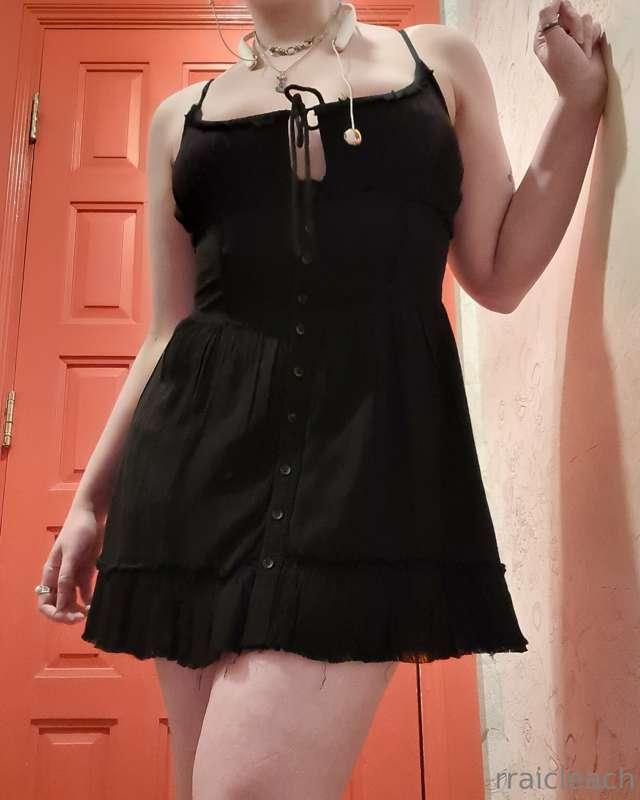 someone tell me i don't need another tiny sundress 👀