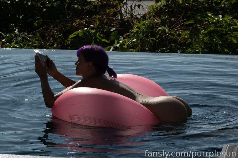 I already miss the hot sun! But a little time in warm clothes is also good. And my favorite photographer started to feel better, so there will be many photos from the summer soon😼 

And frankly, these are very beautiful photos. Just wait a little more💖

#ass #nude #pool #petite #teen #naughty 