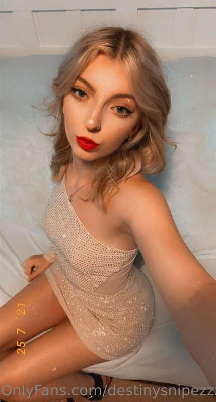 I love my blonde hair! I miss it so much haha🥺 
Hopefully go..