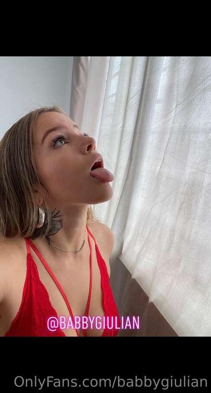 👅