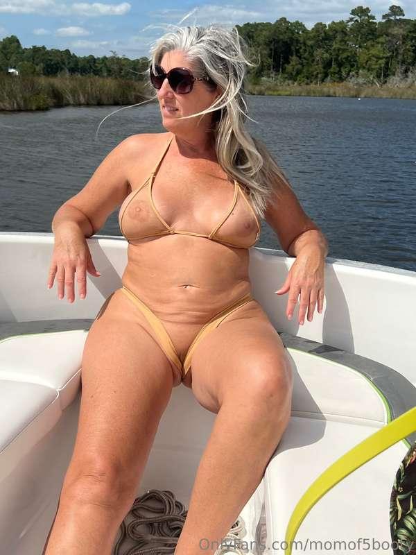 momof5booty image #1