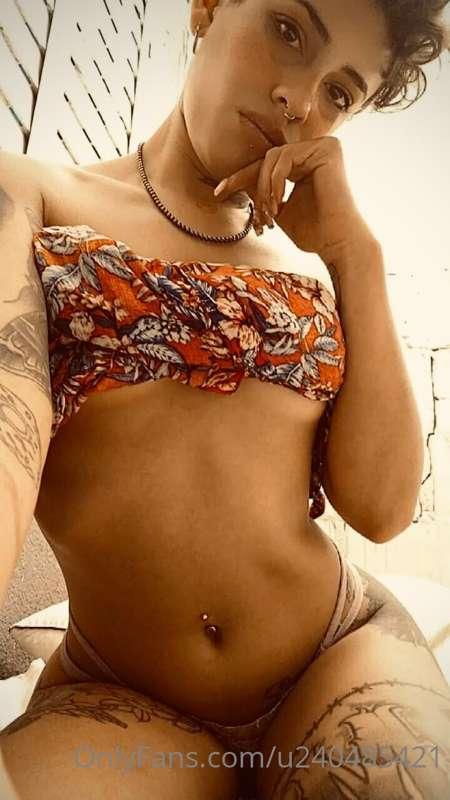 Hey, would you like to play with me? 🤭🤤👄
