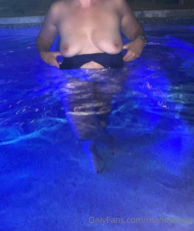 Who wants to join me for a naked swim? 🏊‍♀️