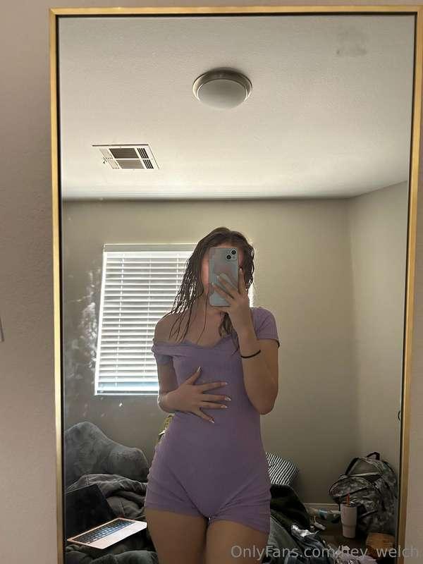 Feeling extra flirty today… come play 💋
