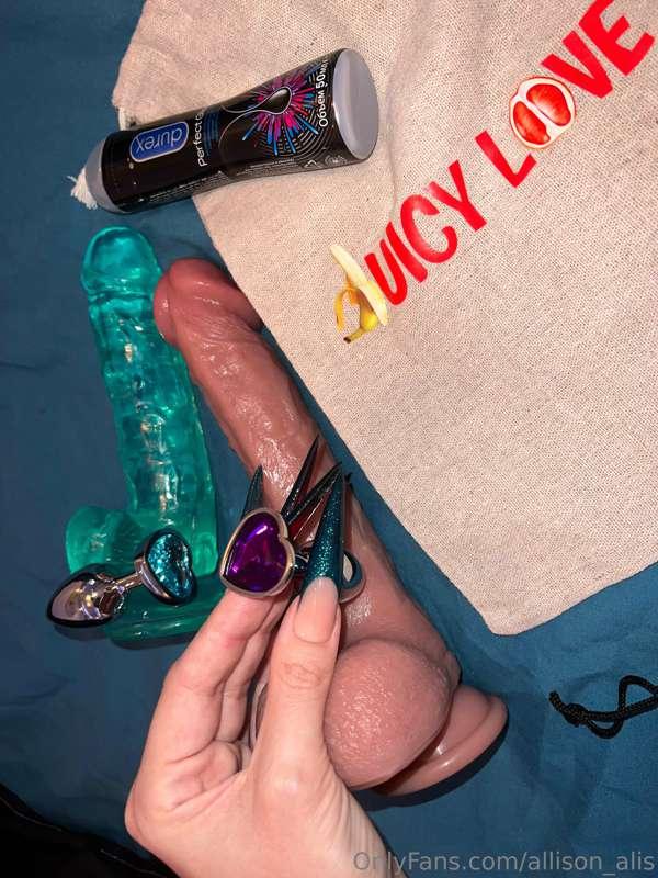 My first dildo, are you waiting for video with it?🤩