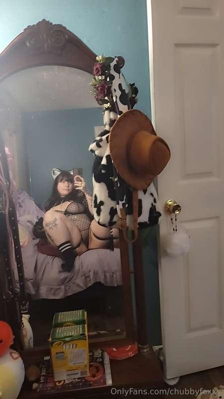 chubbyfoxxy image #2