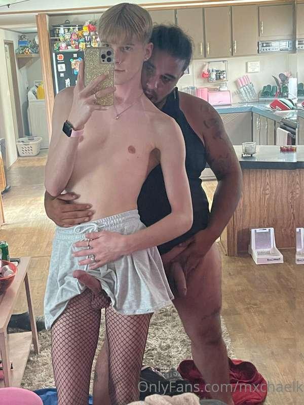 some mirror pics we were taking for our grindr hookup 😏